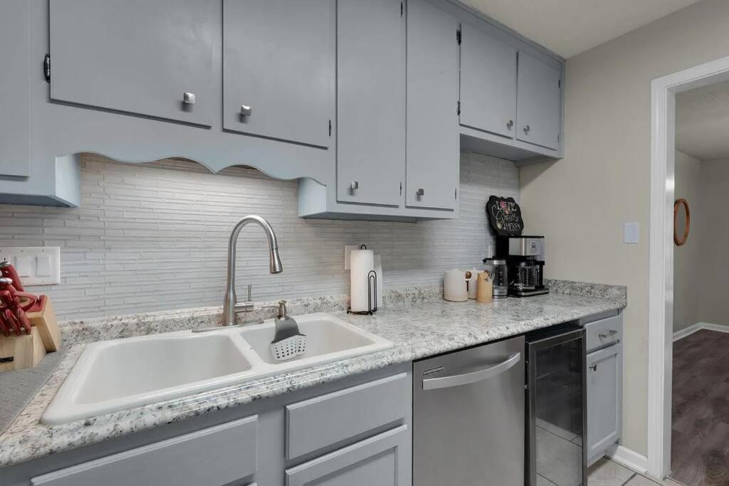 Quiet Relaxing Home - Close To Downtown & Beach 4Br-2Bt Pensacola Eksteriør billede