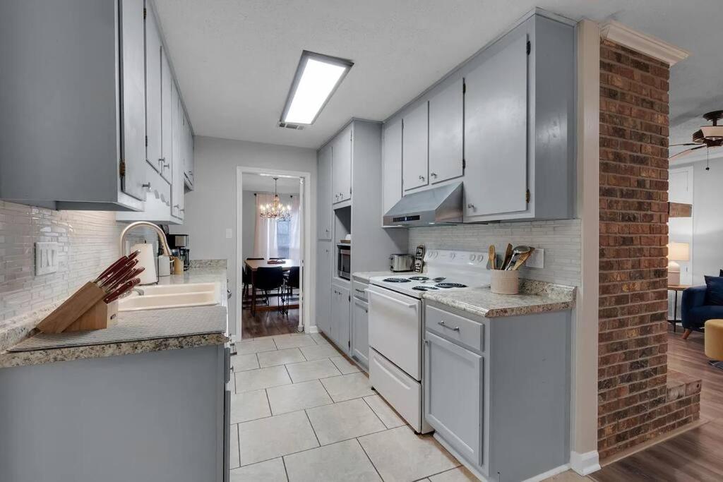 Quiet Relaxing Home - Close To Downtown & Beach 4Br-2Bt Pensacola Eksteriør billede