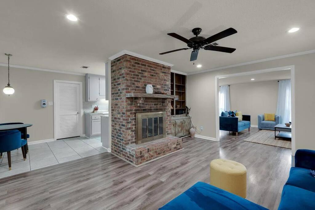 Quiet Relaxing Home - Close To Downtown & Beach 4Br-2Bt Pensacola Eksteriør billede